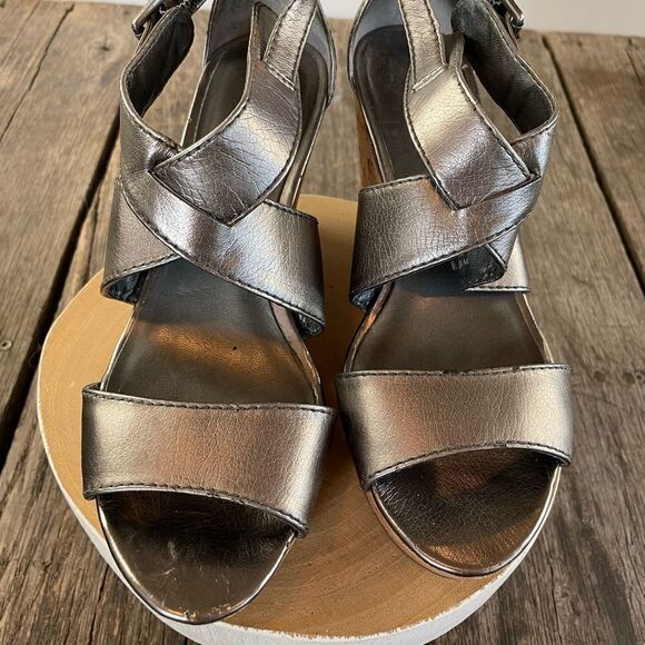 Nine West Wedge Heel Sandals Size 7.5 EUC - Picture 3 of 7